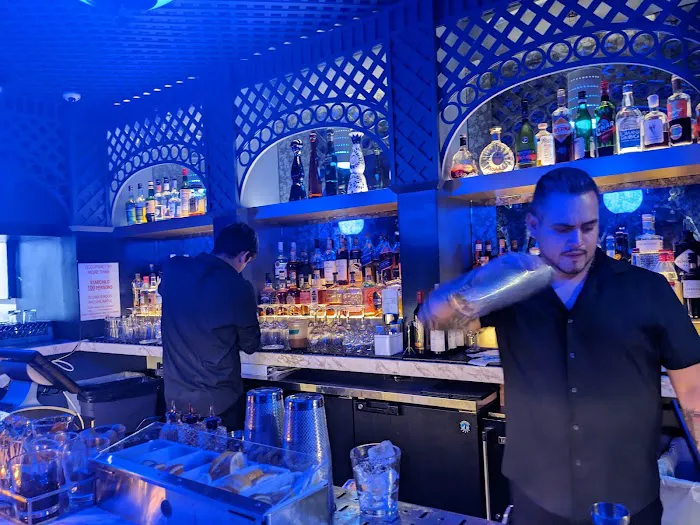 Starchild Rooftop Bar & Lounge Picture 10