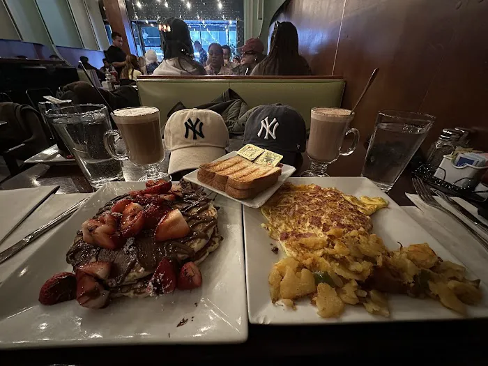 Times Square Diner & Grill Picture 9