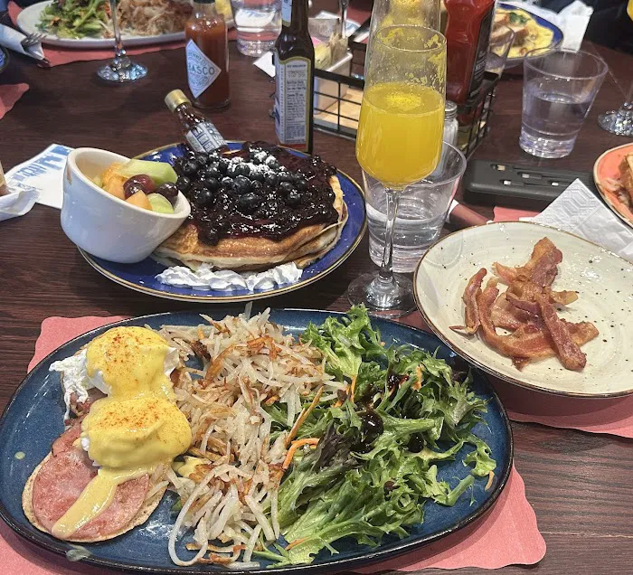 Carnegie Diner & Cafe Picture 8