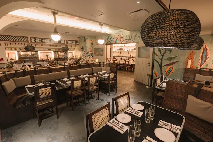Dos Caminos Picture 6