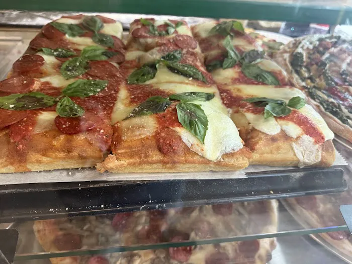 Famous New York Pizza Picture 4