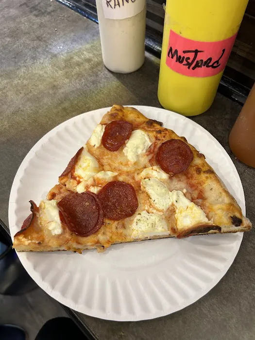 Famous New York Pizza Picture 3