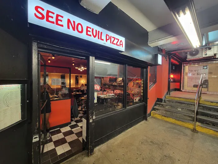 See No Evil Pizza Picture 10