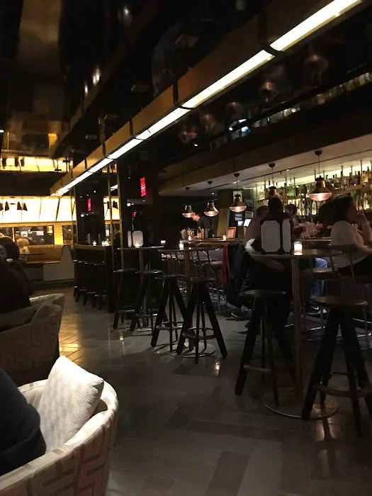 Paramount Bar - Times Square Picture 6