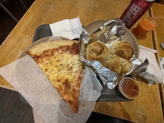 Green Oven Pizza Picture 8
