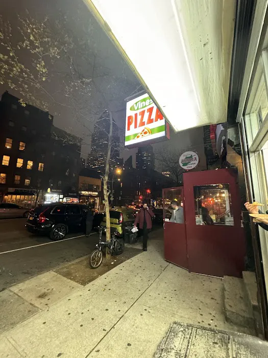 Taj Pizza Picture 4