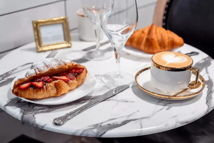 Le Parisien Bakery Picture 8