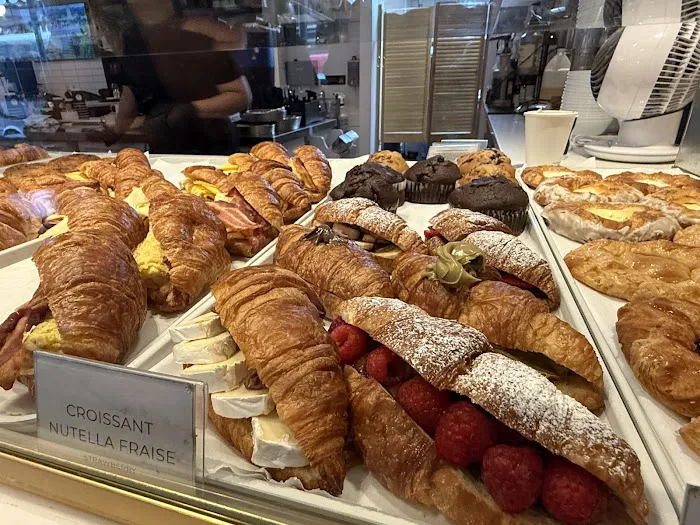 Le Parisien Bakery Picture 5