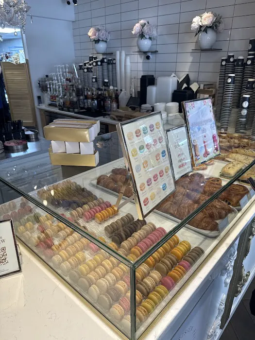 Le Parisien Bakery Picture 3