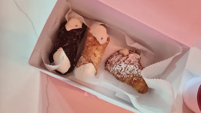 Carlo's Bakery 1500 Broadway Picture 3