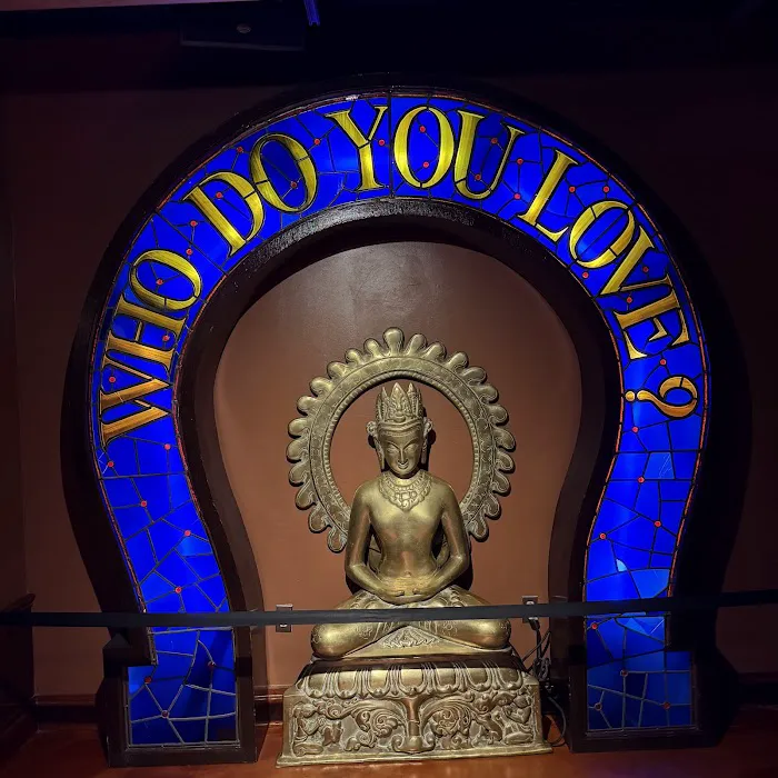 Hard Rock Cafe Picture 6