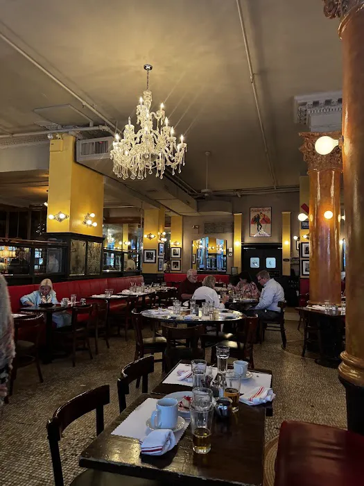 Cafe Un Deux Trois Picture 3