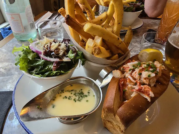 Burger & Lobster Bryant Park Picture 9