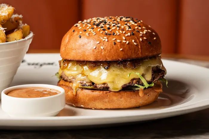 Burger & Lobster Bryant Park Picture 7