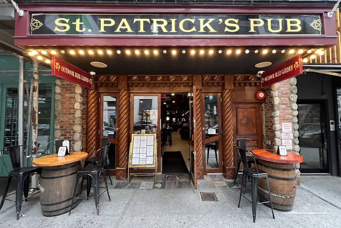 St. Pat's Bar & Grill NYC Picture 3