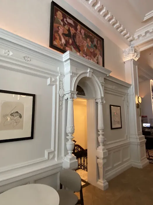 Oak Room Picture 2