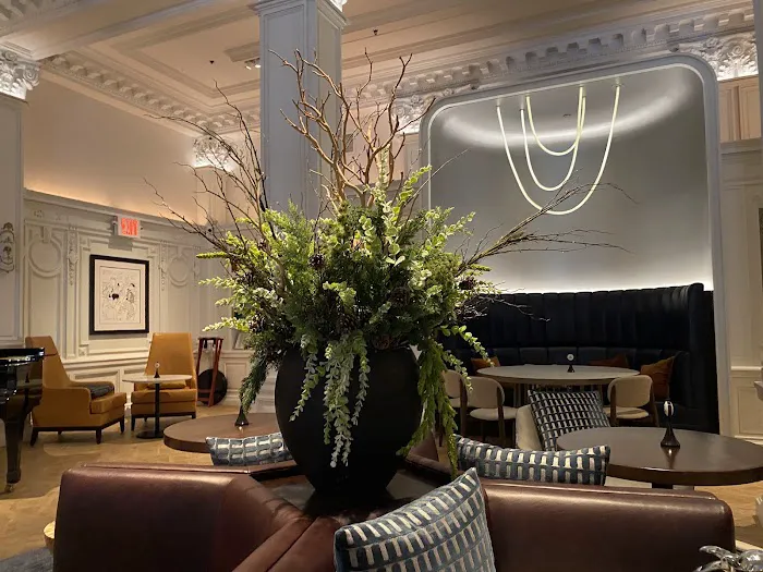 Oak Room Picture 7