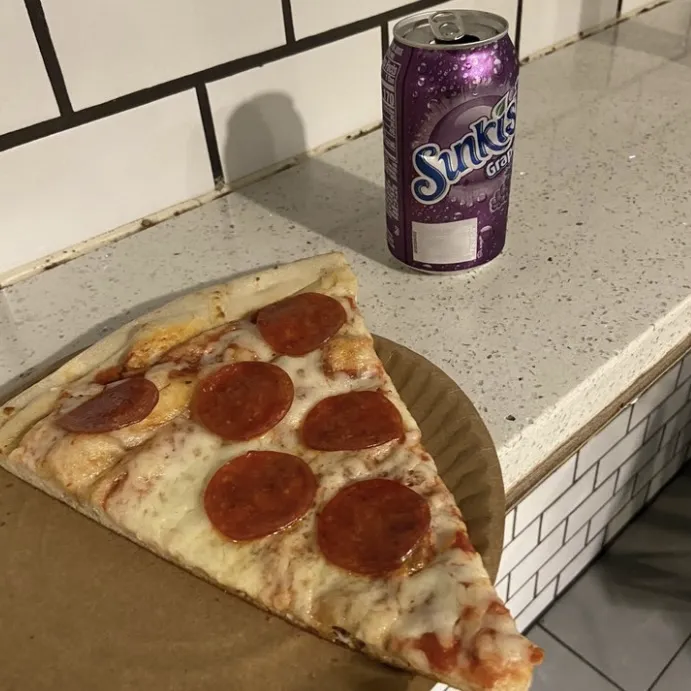 2 Bros. Pizza Picture 8