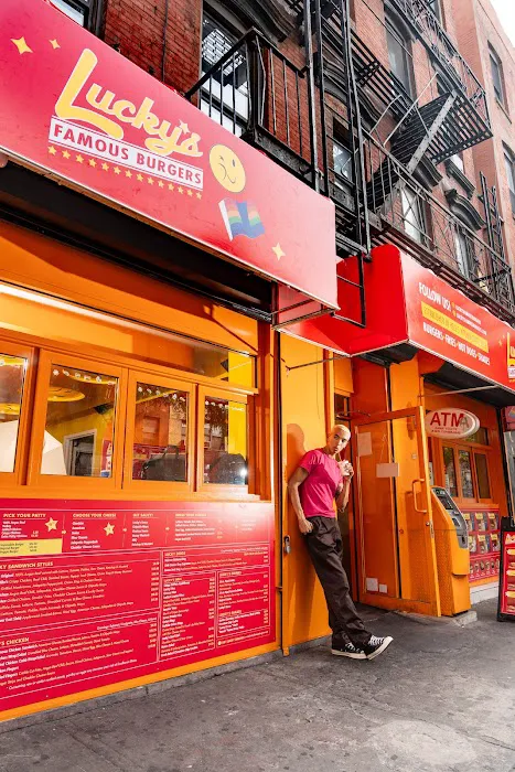 Lucky's Famous Burgers Picture 3