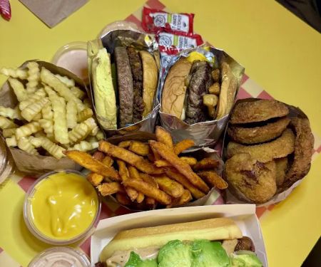 Lucky's Famous Burgers