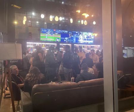 Mirabellau2019s Lounge