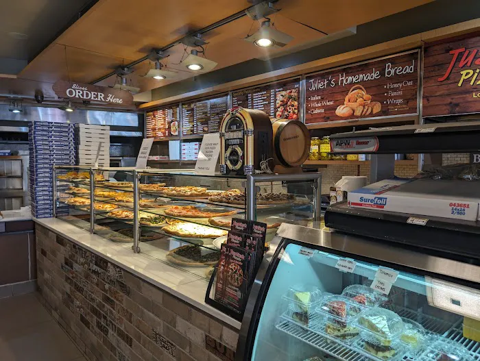 Justino's Pizza Picture 9