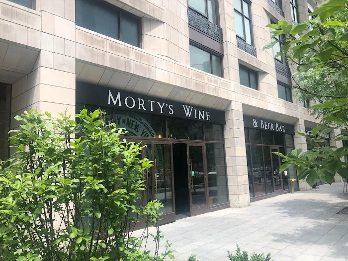 Morty's Wine & Beer Bar Picture 9
