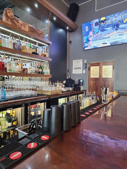 Morty's Wine & Beer Bar Picture 8