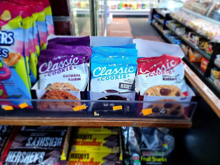 G&G Deli Grocery Picture 8