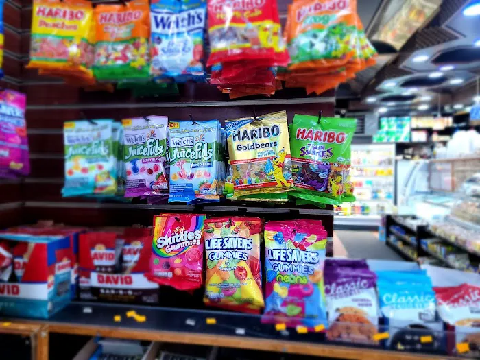 G&G Deli Grocery Picture 3