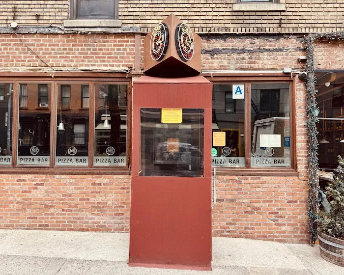 B Side Pizza Bar Picture 2