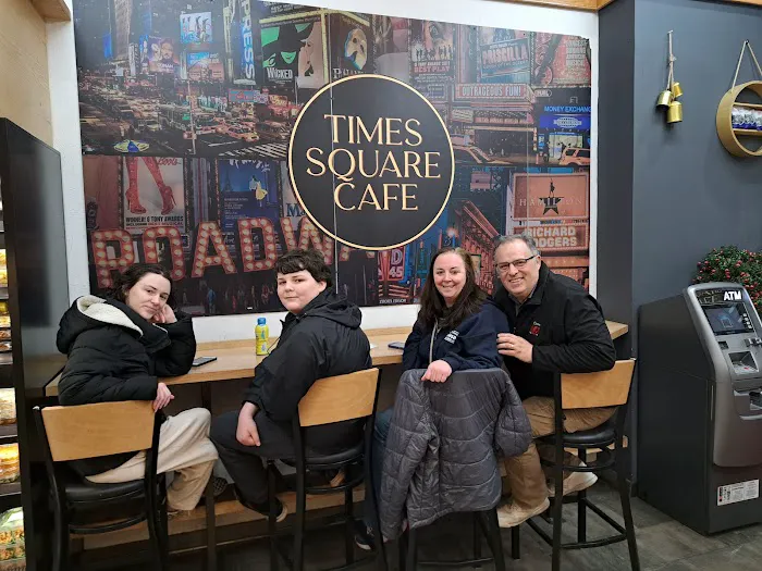 Times Square Cafe Picture 5