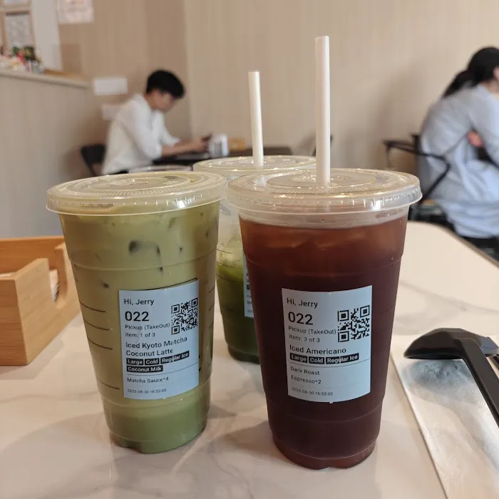 Luckin Coffee Picture 6
