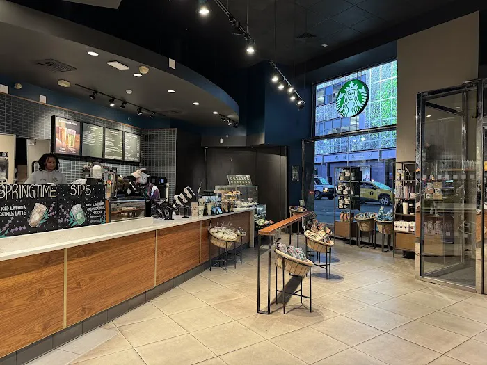 Starbucks Picture 4