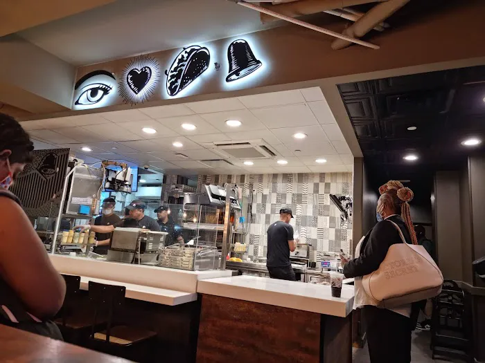 Taco Bell Cantina Picture 2
