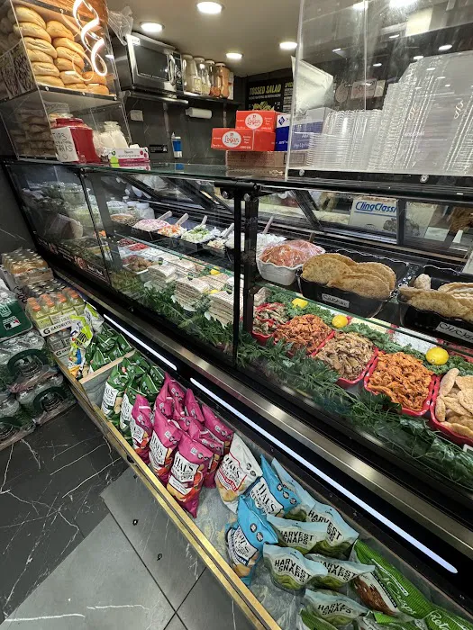 Grab N Go Deli Picture 2