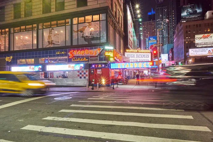Ellen's Stardust Diner Picture 7