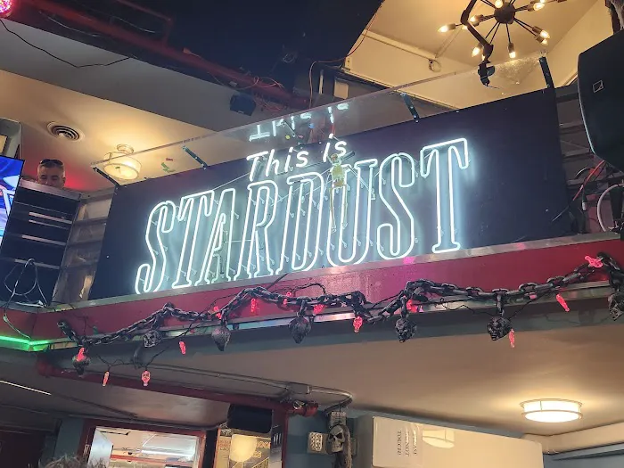 Ellen's Stardust Diner Picture 2