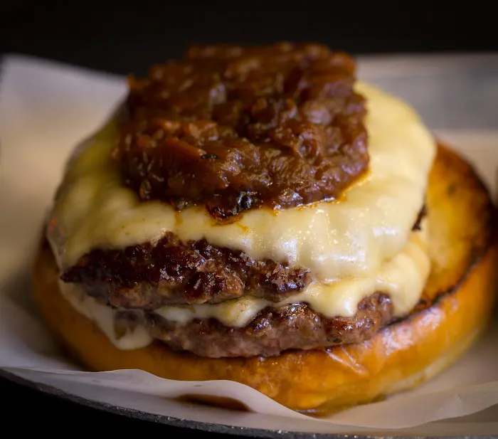 Black Iron Burger Theater District | Hamburger restaurant Bar Picture 8