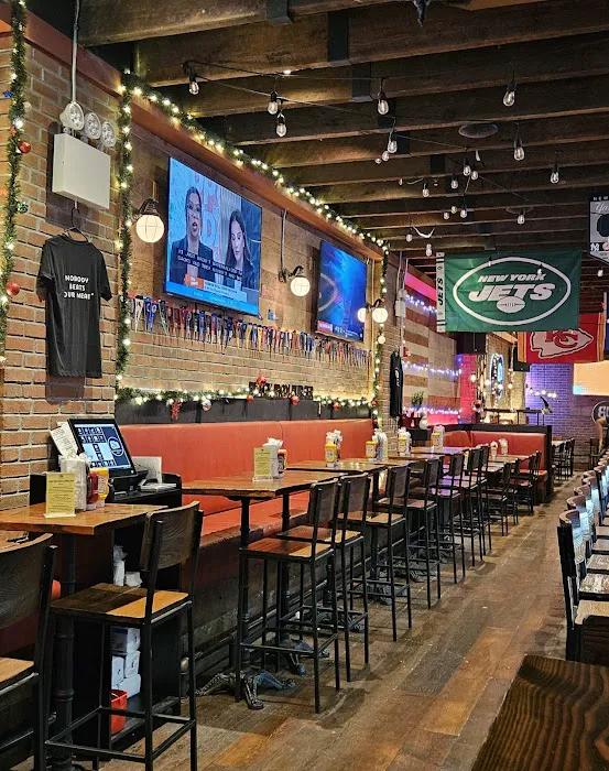 Black Iron Burger Theater District | Hamburger restaurant Bar Picture 2
