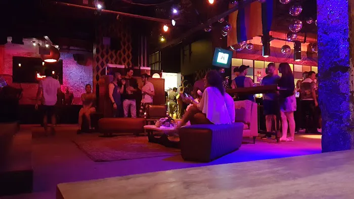 Industry Bar Picture 5