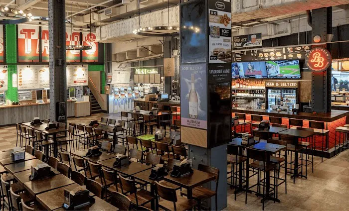 Vanderbilt Market - Bars & Eateries Picture 6