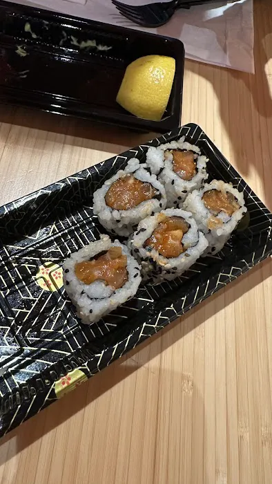 Sushi & Bento By Mr. Lim - Vanderbilt Market Picture 5
