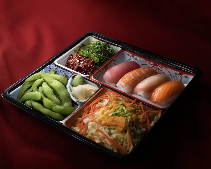 Sushi & Bento By Mr. Lim - Vanderbilt Market Picture 7