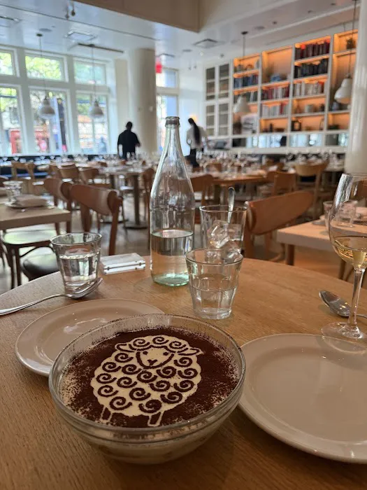 La Pecora Bianca Midtown Picture 4