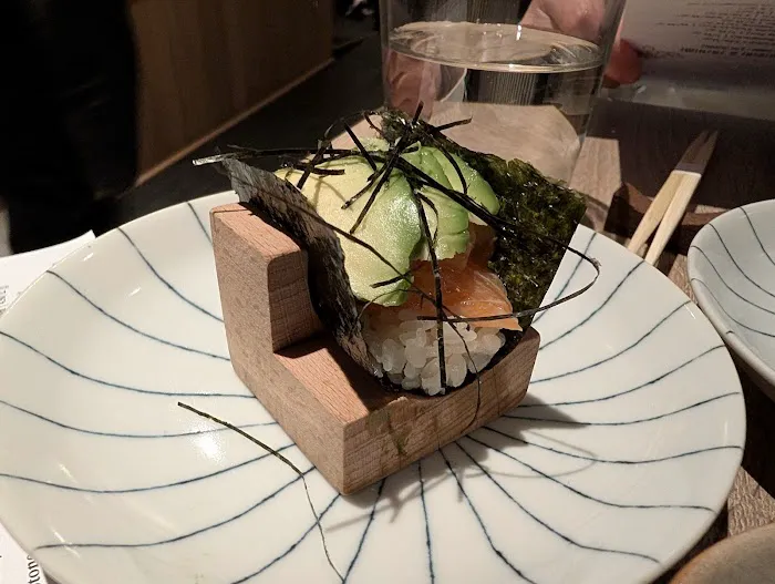 Crave Sushi Bar Picture 6