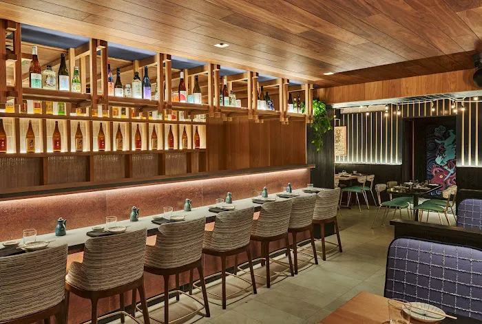 Crave Sushi Bar Picture 4
