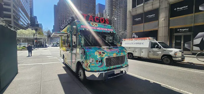 LOS CUÑADOS TAQUERIA MOVIL Picture 3