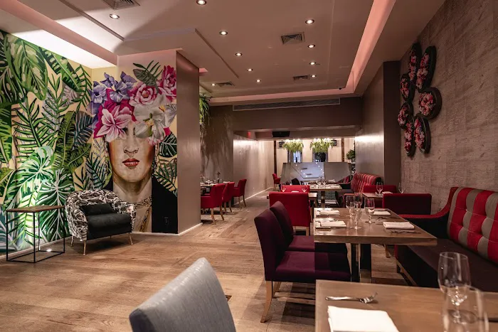 Frida Midtown Picture 6