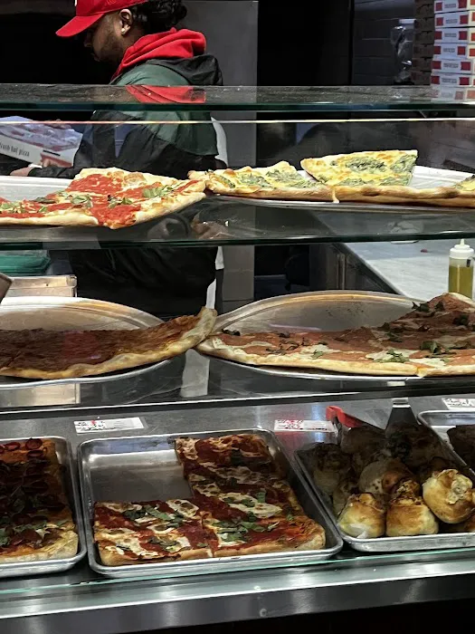 Sofia Pizza Shoppe Picture 5